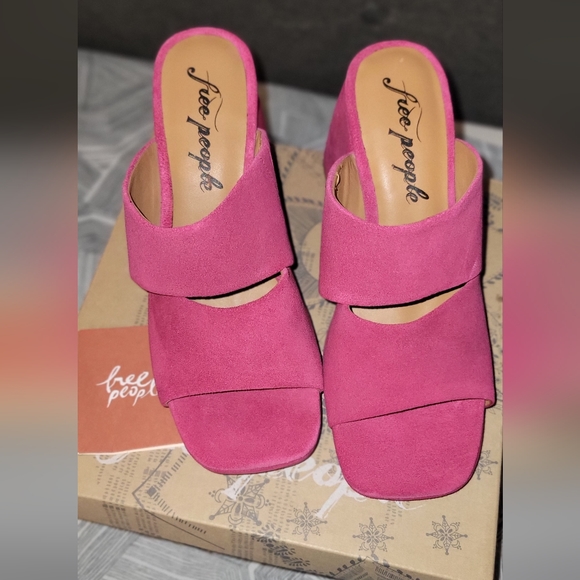 Brand New in Box (NIB) Free People Love is Everywhere Platform Heel - Picture 11 of 12